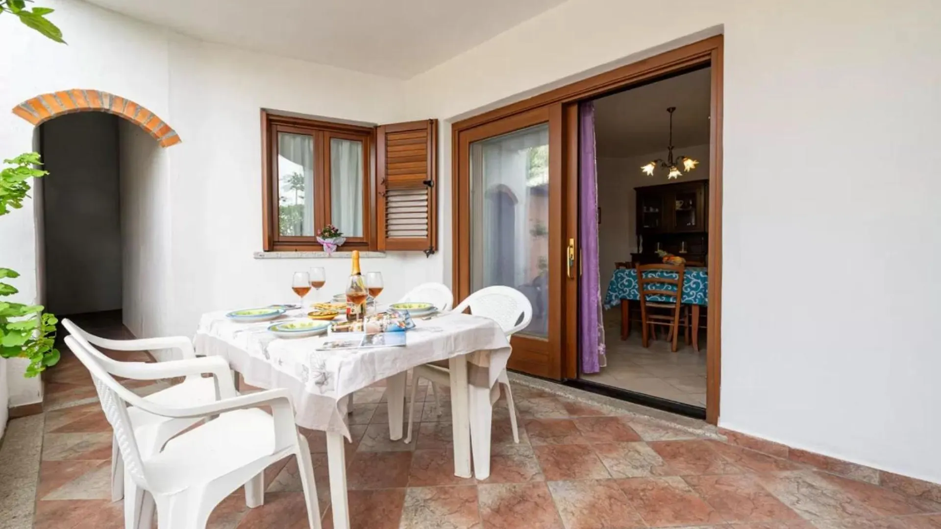 Delightful Three Room Flat With Patio Near Budoni Tanaunella